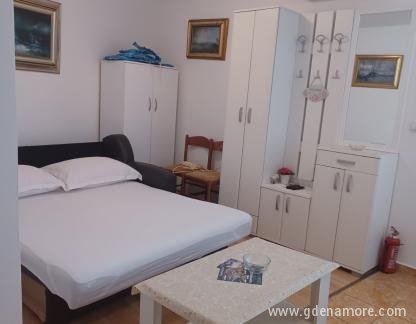 IZDAJEM APARTMAN U IGALU !!!, , alloggi privati a Igalo, Montenegro - viber_image_2023-09-05_16-56-24-823